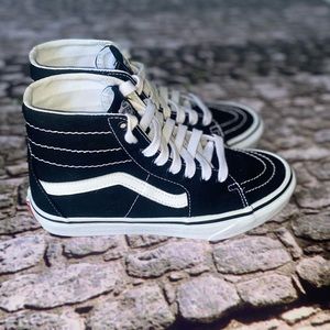 Vans Sk8-Hi Shoe Black and white Size US 7 men / 8.5 women